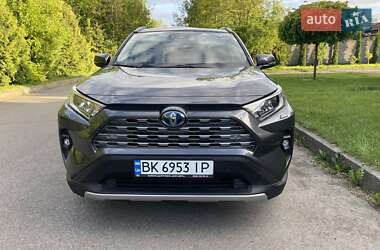 Позашляховик / Кросовер Toyota RAV4 2023 в 