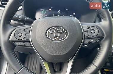 Позашляховик / Кросовер Toyota RAV4 2023 в 