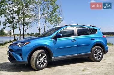 Внедорожник / Кроссовер Toyota RAV4 2017 в Харькове