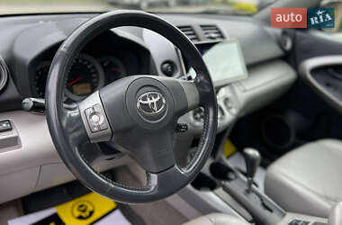 Внедорожник / Кроссовер Toyota RAV4 2007 в 