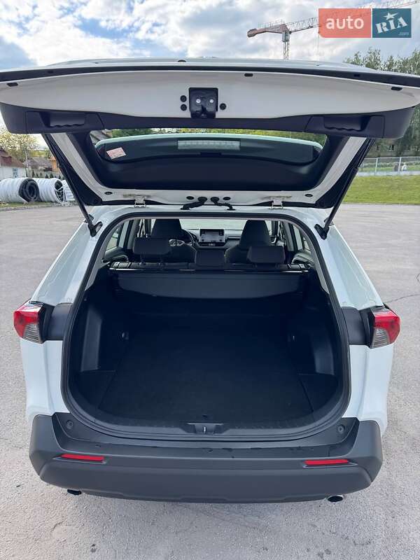 Позашляховик / Кросовер Toyota RAV4 2019 в Києві