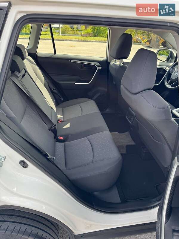 Позашляховик / Кросовер Toyota RAV4 2019 в Києві