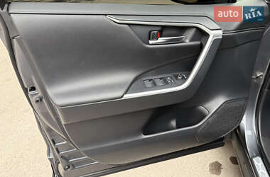Внедорожник / Кроссовер Toyota RAV4 2023 в 