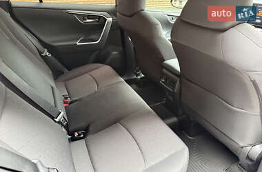 Внедорожник / Кроссовер Toyota RAV4 2023 в 