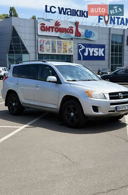 Внедорожник / Кроссовер Toyota RAV4 2011 в 