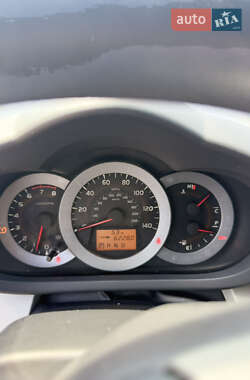 Внедорожник / Кроссовер Toyota RAV4 2011 в 