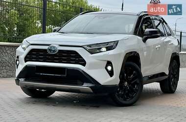 Позашляховик / Кросовер Toyota RAV4 2023 в 