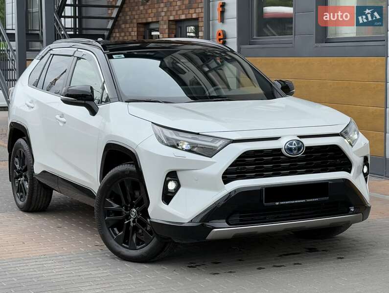 Внедорожник / Кроссовер Toyota RAV4 2023 в Белой Церкви