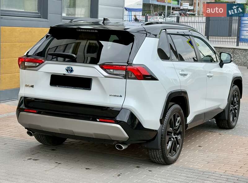 Внедорожник / Кроссовер Toyota RAV4 2023 в Белой Церкви