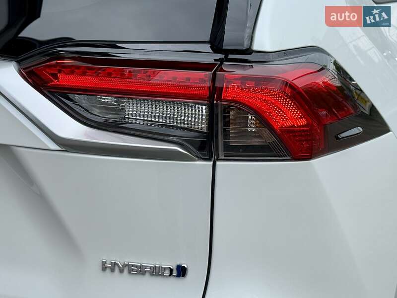 Внедорожник / Кроссовер Toyota RAV4 2023 в Белой Церкви