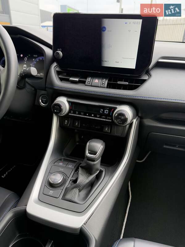 Внедорожник / Кроссовер Toyota RAV4 2023 в Белой Церкви