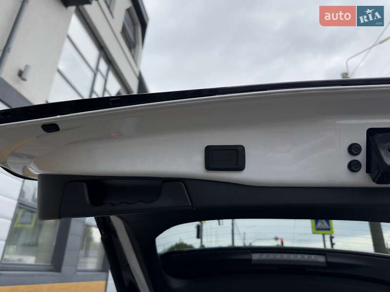 Внедорожник / Кроссовер Toyota RAV4 2023 в Белой Церкви