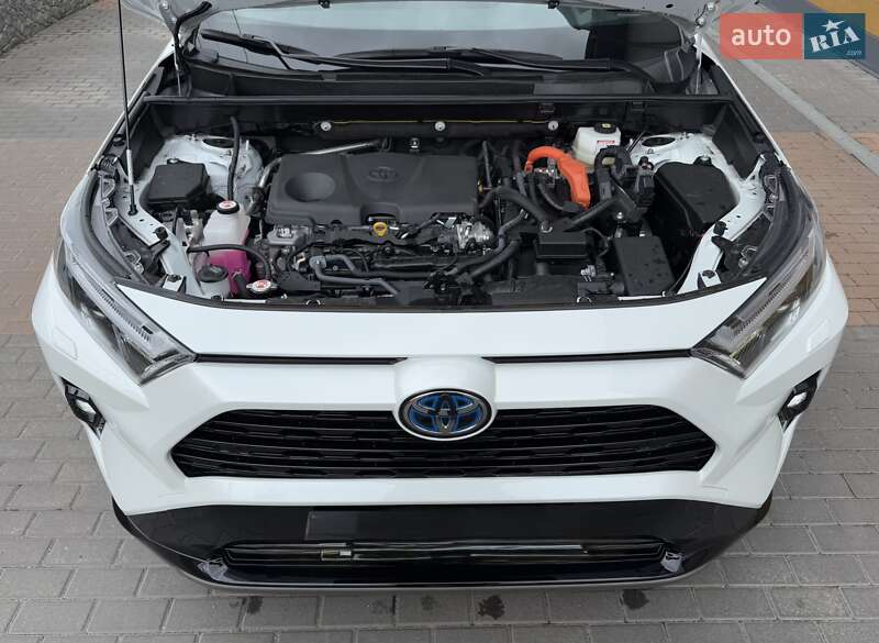 Внедорожник / Кроссовер Toyota RAV4 2023 в Белой Церкви