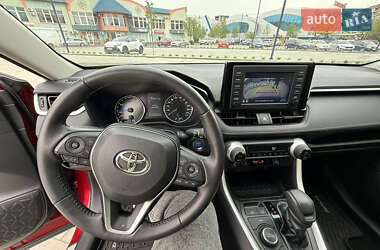 Позашляховик / Кросовер Toyota RAV4 2022 в 