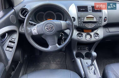 Внедорожник / Кроссовер Toyota RAV4 2006 в 