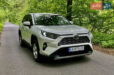 Позашляховик / Кросовер Toyota RAV4 2019 в 