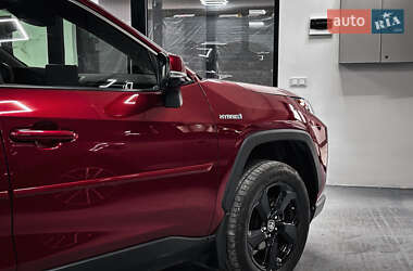 Позашляховик / Кросовер Toyota RAV4 2022 в 