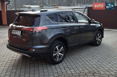 Позашляховик / Кросовер Toyota RAV4 2016 в 