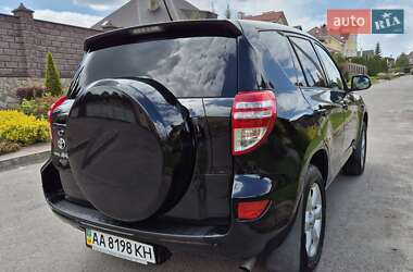 Позашляховик / Кросовер Toyota RAV4 2010 в 