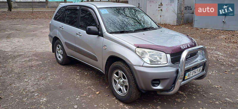 Внедорожник / Кроссовер Toyota RAV4 2005 в 