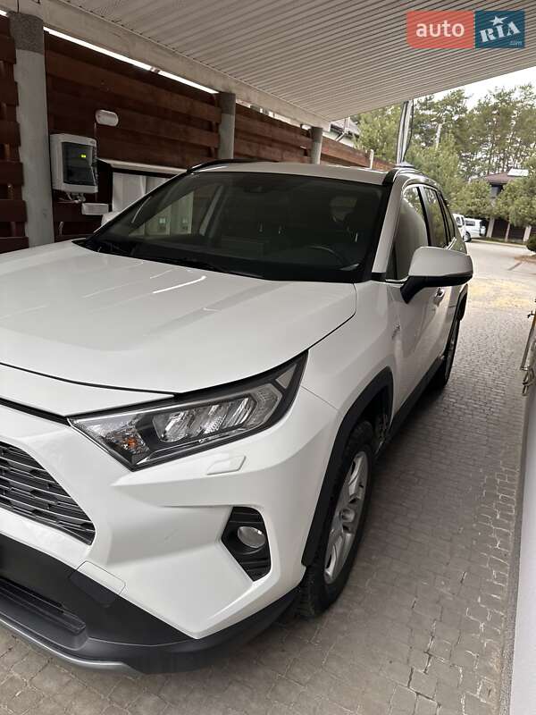 Позашляховик / Кросовер Toyota RAV4 2019 в Києві