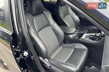 Внедорожник / Кроссовер Toyota RAV4 2020 в 
