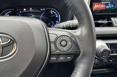 Внедорожник / Кроссовер Toyota RAV4 2020 в 