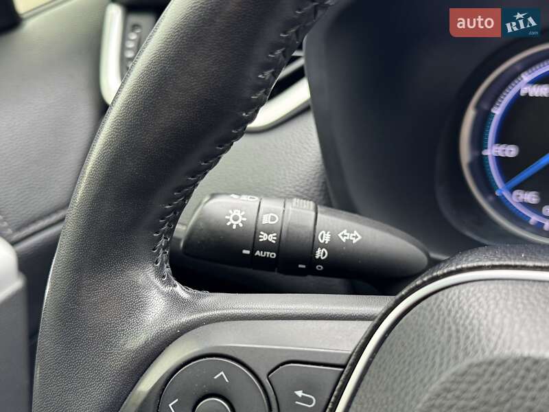 Позашляховик / Кросовер Toyota RAV4 2020 в Дніпрі