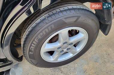 Внедорожник / Кроссовер Toyota RAV4 2002 в 