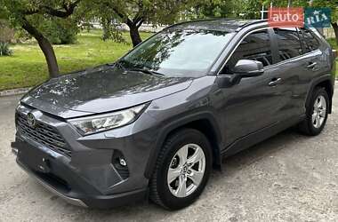 Позашляховик / Кросовер Toyota RAV4 2021 в Українці