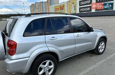 Внедорожник / Кроссовер Toyota RAV4 2003 в 
