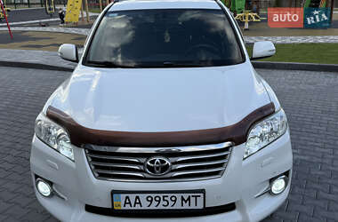 Позашляховик / Кросовер Toyota RAV4 2011 в 