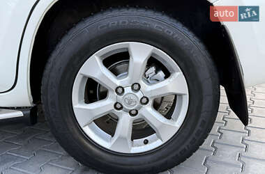 Позашляховик / Кросовер Toyota RAV4 2011 в 