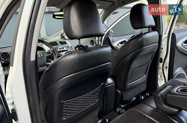 Позашляховик / Кросовер Toyota RAV4 2011 в 