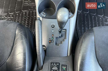 Позашляховик / Кросовер Toyota RAV4 2011 в 
