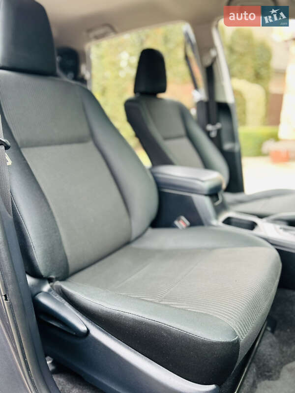 Позашляховик / Кросовер Toyota RAV4 2017 в Дубні