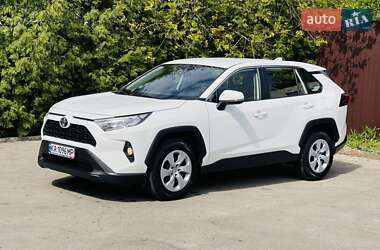 Внедорожник / Кроссовер Toyota RAV4 2019 в Киеве