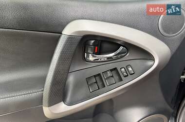 Позашляховик / Кросовер Toyota RAV4 2009 в 