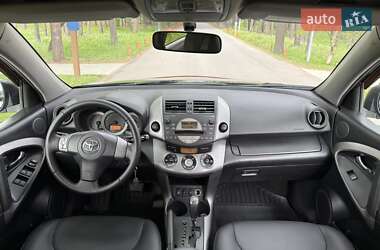 Позашляховик / Кросовер Toyota RAV4 2009 в 