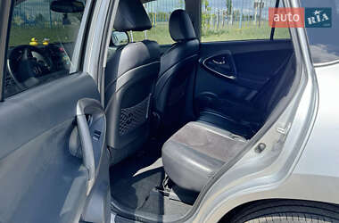Внедорожник / Кроссовер Toyota RAV4 2010 в 