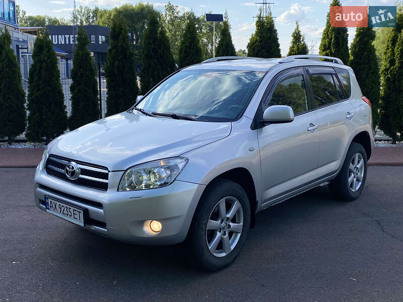 Внедорожник / Кроссовер Toyota RAV4 2008 в 