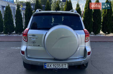 Внедорожник / Кроссовер Toyota RAV4 2008 в 