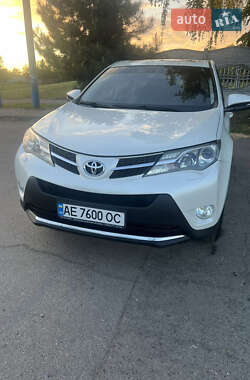 Внедорожник / Кроссовер Toyota RAV4 2013 в 