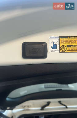 Внедорожник / Кроссовер Toyota RAV4 2013 в 