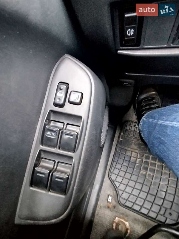 Внедорожник / Кроссовер Toyota RAV4 2003 в Киеве фото 11 Внедорожник / Кроссовер Toyota RAV4 2003 в Киеве