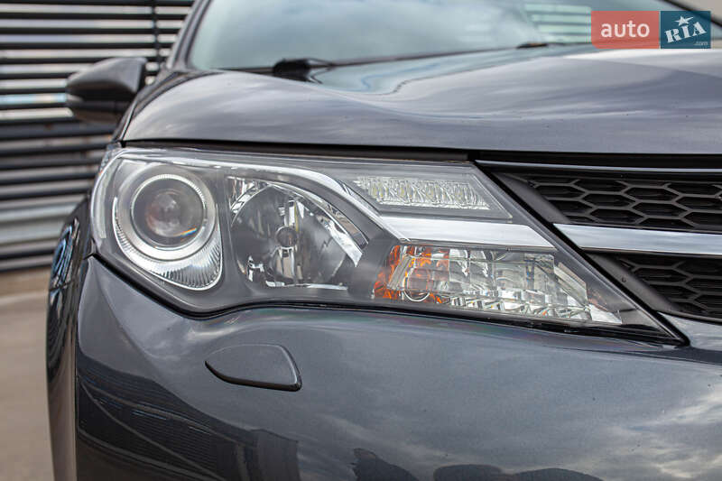 Внедорожник / Кроссовер Toyota RAV4 2013 в Киеве