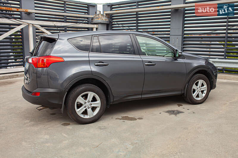 Внедорожник / Кроссовер Toyota RAV4 2013 в Киеве