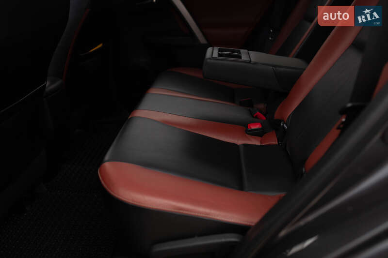 Внедорожник / Кроссовер Toyota RAV4 2013 в Киеве