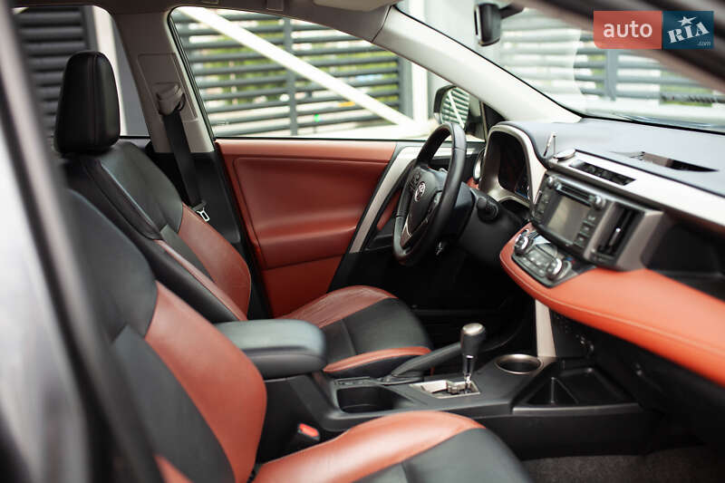 Внедорожник / Кроссовер Toyota RAV4 2013 в Киеве