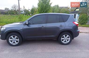 Внедорожник / Кроссовер Toyota RAV4 2010 в Рогатине